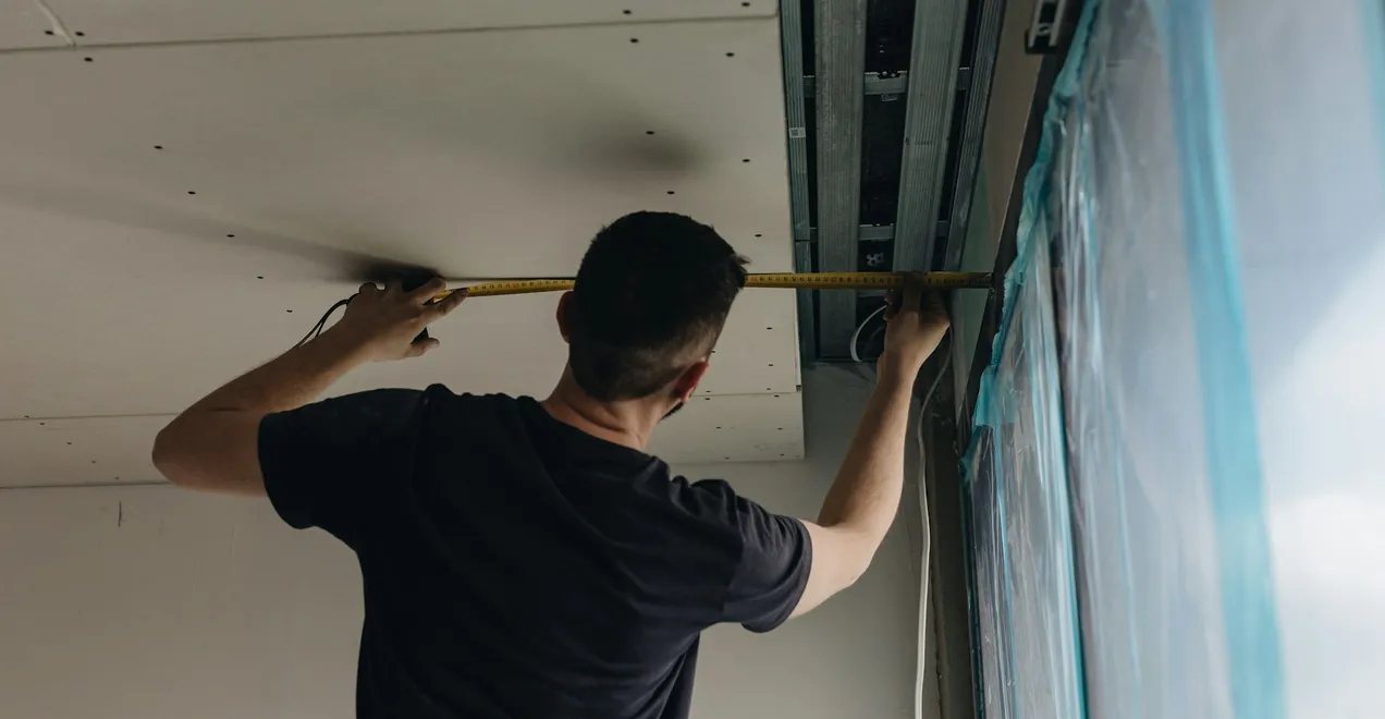 Expert measuring distance